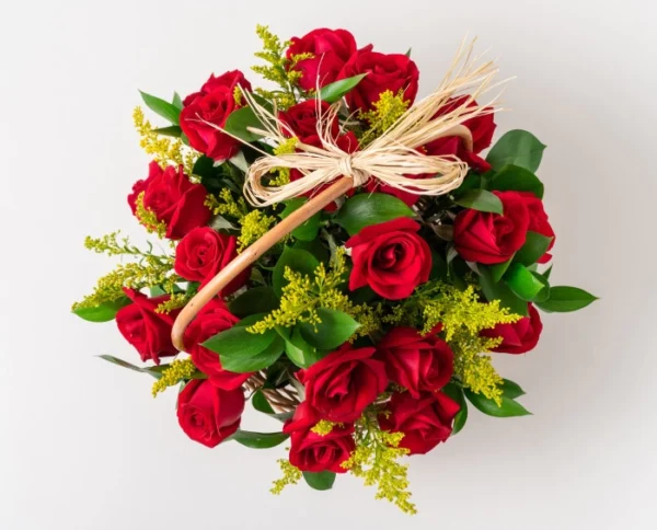 Cesta com Rosas Vermelhas e Chocolate - Imagem 3