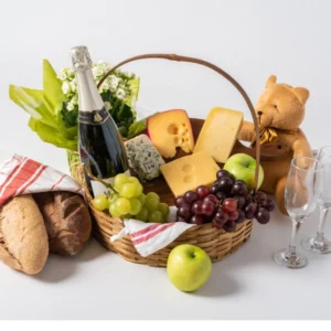 Cesta de Frutas, Queijos, Pães, Espumante, Flores e Pelúcia